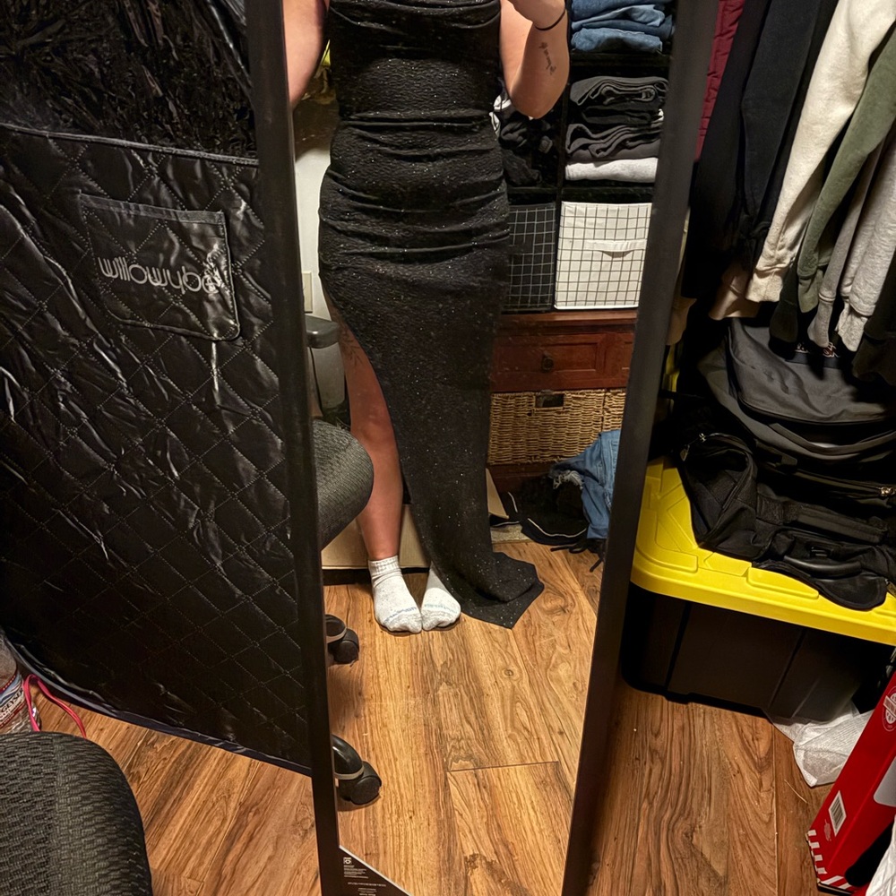 Windsor Black Garment